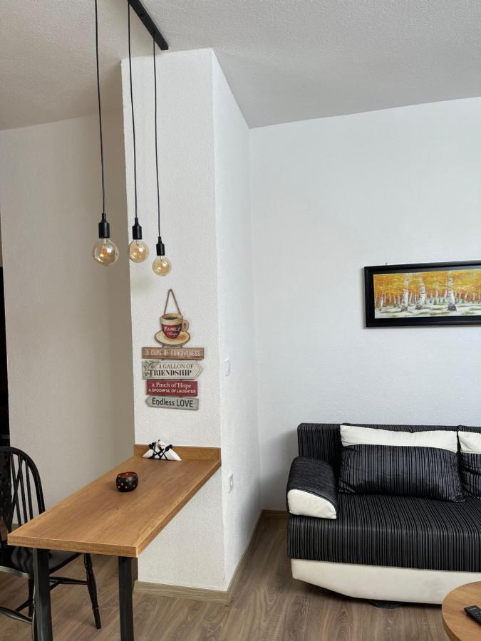 Ora-Prn, Studio Apartment In The City Centre Πρίστινα Εξωτερικό φωτογραφία